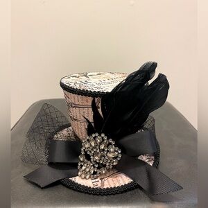 Like new jeweled, mini top hat